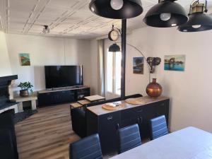 Maisons de vacances Maison chaleureuse a Ajaccio avec vue sur le jardin : photos des chambres