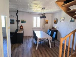 Maisons de vacances Maison chaleureuse a Ajaccio avec vue sur le jardin : photos des chambres