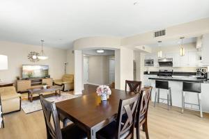 Charming 2BR2BA Home Near Downtown LA And Walkable Amenities