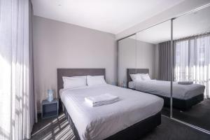 Kingston Foreshore Island - Waterfront luxury - Hosted by Canstay