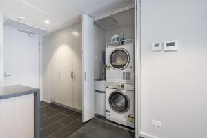 Kingston Foreshore Island - Waterfront luxury - Hosted by Canstay