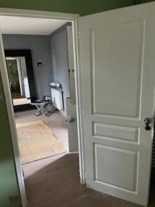 Petite dépendance vue piscine