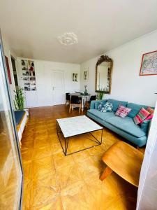2 BEDROOMS & TERRACE with BBQ COURBEVOIE PARIS