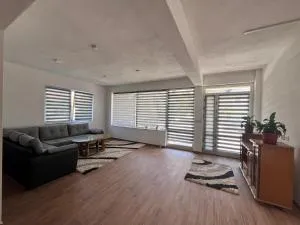 Cozy fully furnished apartment with garden - Raskršće