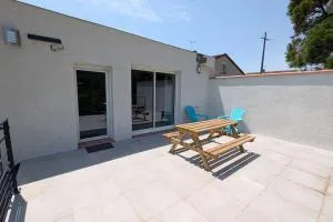 Calme, 2 chambres, terrasse,Wifi TV connectée Clim - 圣阿非力克