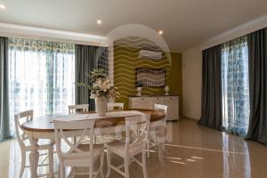 Millions Star Home by Cala Salento