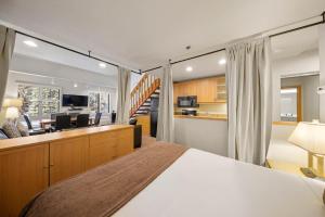 Palisades Tahoe Lodge Rentals Studio Loft #346