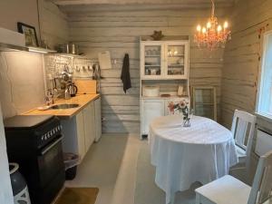 Den lilla röda stugan