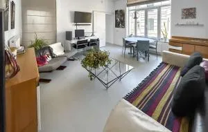 Beautiful Apartment In Oostende - Gistel