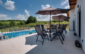 3 Bedroom Gorgeous Home In Dvorisce 