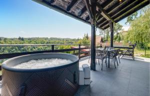 2 Bedroom Awesome Home In Donji Zvecaj
