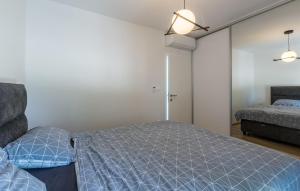 Awesome Apartment In Zbandaj With Wifi