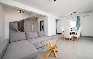 Beautiful Home In Medulin With Wifi