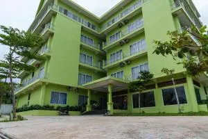 Reachbut Sessor Hotel - 白马市