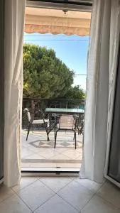 Little house near the beach - Kapandrítion