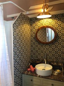 Appartements ILE D-OLERON, Suite-Appart Le Lys Martagon, Entree et Terrasse Privee Proche de la Mer : photos des chambres