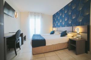 Hotels Holidays & Work HOTEL : photos des chambres