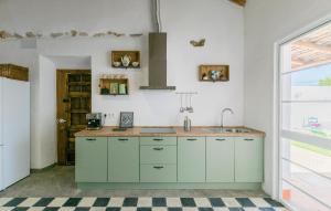 Gorgeous Home In Villanueva Del Rio Y M