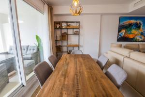 Luxurious Beachside Haven