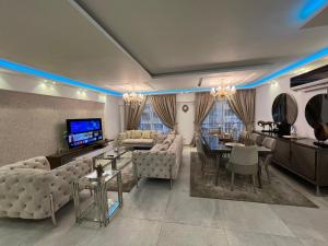 كمبوند البارون سيتى بجوار كمبوند سما القاهره بجوار نادى الصيد القطاميه