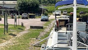 Bateaux L'Amazone - bateau a quai sur le canal de bourgogne : photos des chambres