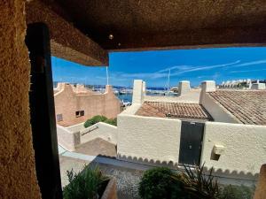 MarinesAppartement, 2min Plage, accès direct port