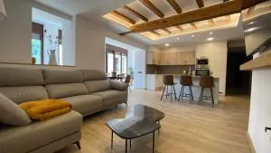 Pis turístic de 170 m2 a la plaça Porxada de Bagà - Macaners