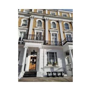 F407-4th Flr Studio for 2 Near Hyde Park