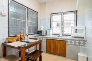 Bangsaphan Paradise Brown House