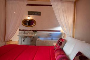 Peruzzi Luxury Apartment by Mamo Florence