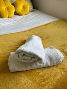 Shakespeare House 8 bedrooms 13 beds stay up to 16 people