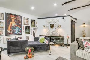 Lake Murray Studio with Pool and Hot Tub in Prosperity