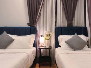 Spacious Balcony Royal Strand Full Seaview with 2CarParks FOC Netflix Access and Youtube Premium 3Beds3Bath for 6-10pax by Minshuku