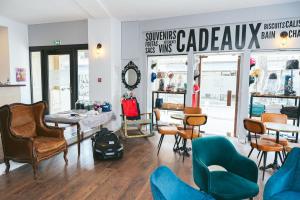 Hotels Holidays & Work HOTEL : photos des chambres