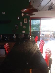 Suíte a 360m da Enseada Posto 9 dos Bombeiros