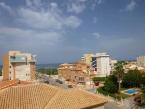 Apartamento Ozieri con piscina y vistas al mar