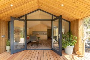 NEW Hello Zeeland - Watervliet Oyster Lodge