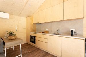 NEW Hello Zeeland - Watervliet Oyster Lodge