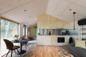 NEW Hello Zeeland - Watervliet View Lodge