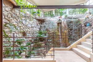 Domaine du Manouiyé by Time Off Collection