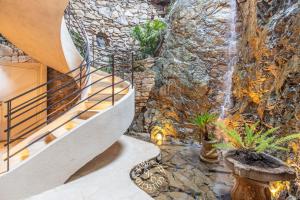 Domaine du Manouiyé by Time Off Collection