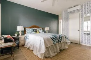 Private Studio Walk to Beach -- Apartment 2 - Помпано-Бич