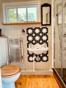 The Field Room - Hut on The Lizard