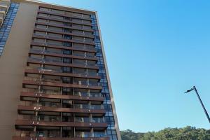 FLAT VPM - Cozinha, Varanda, Ar Cond, Estacionamento, Cama Queen, Vista Incrível, 400mb Wi-fi, TV Smart, Serviços de Streaming, Ducha Forte, Próximo a Barra da Tijuca e Recreio, 10min de carro da Praia
