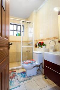 Luxurious suite with king bed n pool