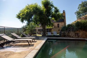 Maisons de vacances Charmant gite Linol avec piscine : photos des chambres