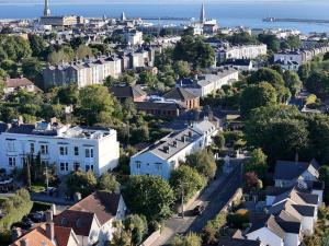 Hideaway Garden Paradise