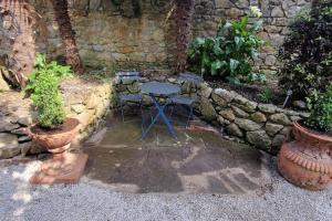 Hideaway Garden Paradise