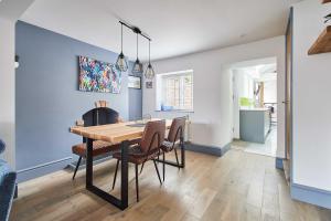Host & Stay - Damson Cottage