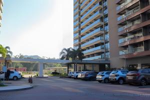 Refúgio Urbano com Vista para a Montanha e Varanda